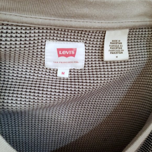 Levi's Long Sleeve waffle shirt - Picture 2 of 3